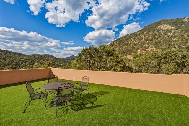 32 Overlook Road, Santa Fe, NM 87505