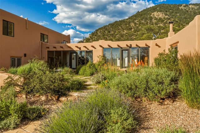 32 Overlook Road, Santa Fe, NM 87505