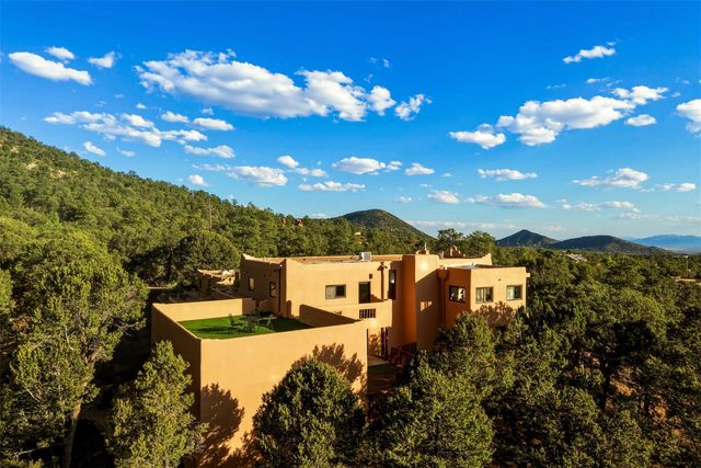 32 Overlook Road, Santa Fe, NM 87505