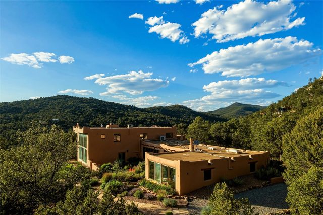 32 Overlook Road, Santa Fe, NM 87505