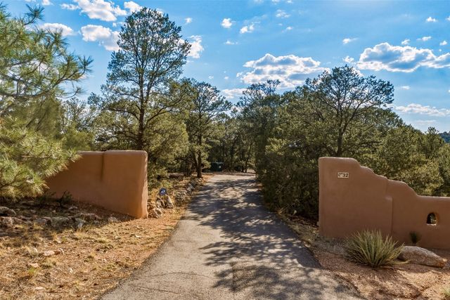 32 Overlook Road, Santa Fe, NM 87505