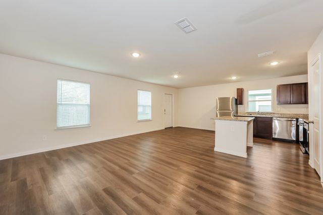 106 Holiday Drive, Gun Barrel City, TX 75156