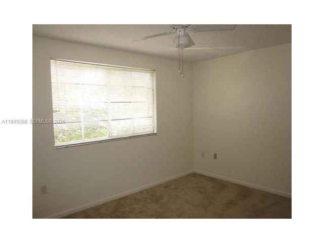 9721 SW 155 AV, Miami, FL 33196