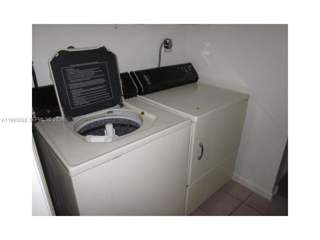 9721 SW 155 AV, Miami, FL 33196