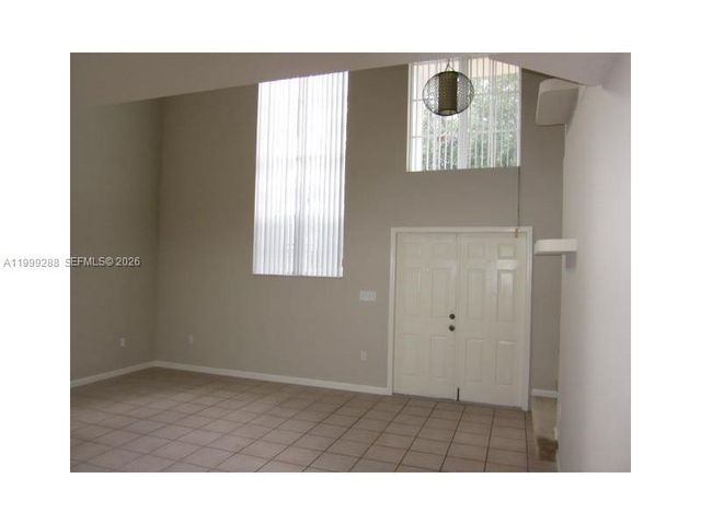 9721 SW 155 AV, Miami, FL 33196