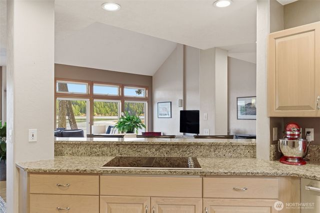 31 E Geist Point Court, Shelton, WA 98584