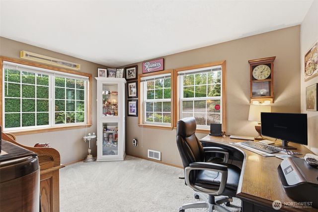 31 E Geist Point Court, Shelton, WA 98584