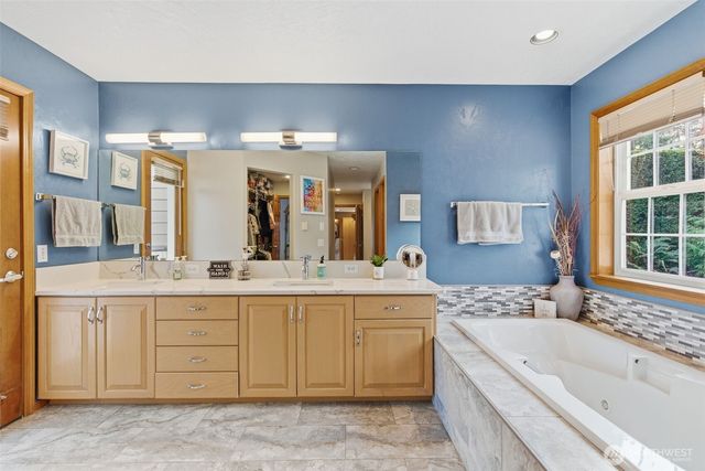 31 E Geist Point Court, Shelton, WA 98584