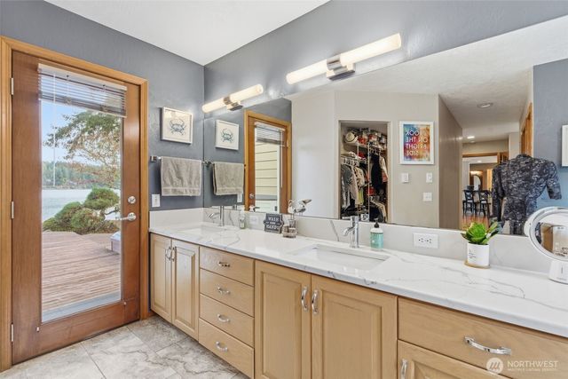 31 E Geist Point Court, Shelton, WA 98584