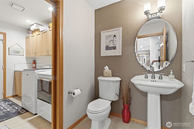 31 E Geist Point Court, Shelton, WA 98584