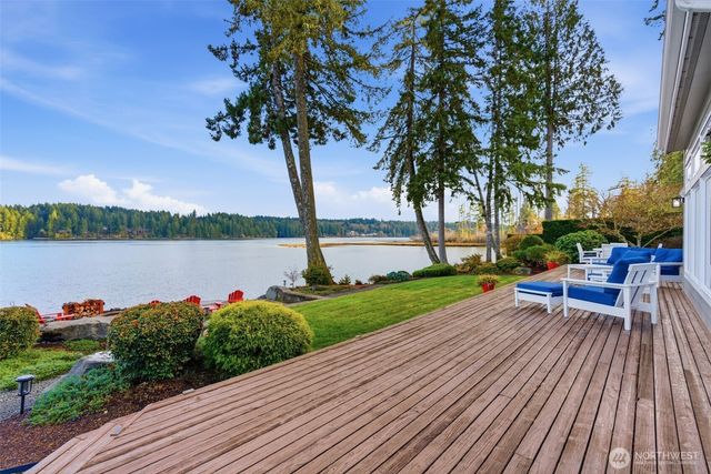 31 E Geist Point Court, Shelton, WA 98584