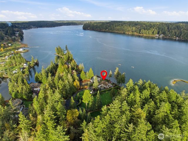 31 E Geist Point Court, Shelton, WA 98584