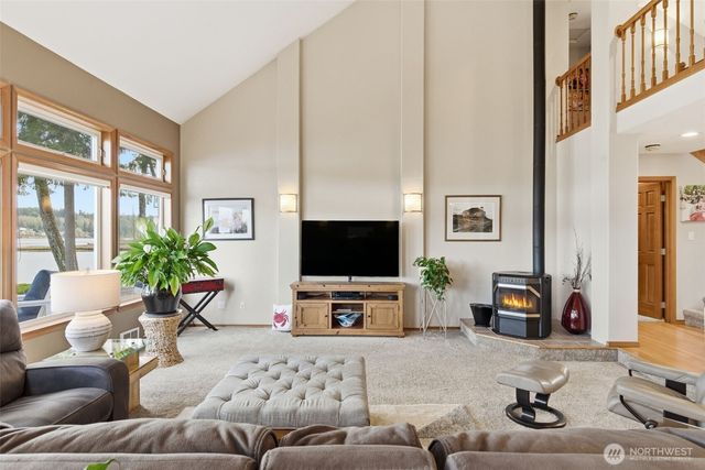 31 E Geist Point Court, Shelton, WA 98584