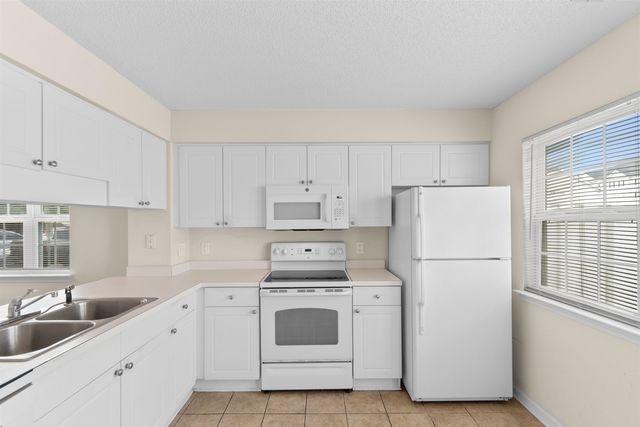 621 Sailbrooke Ct Unit 101, Murrells Inlet, SC 29576