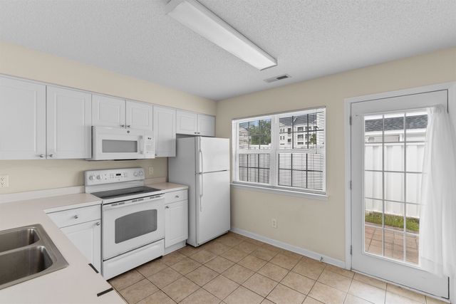 621 Sailbrooke Ct Unit 101, Murrells Inlet, SC 29576