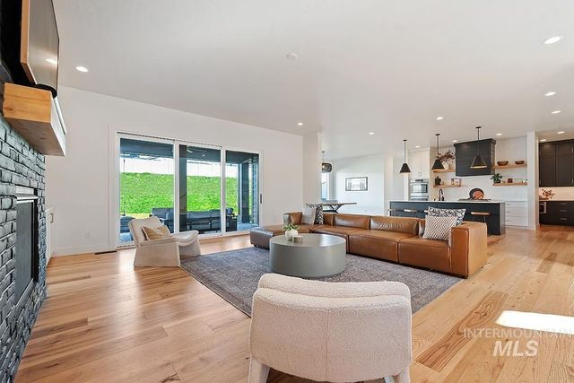 13684 N Sage Grouse Pl, Boise, ID 83714