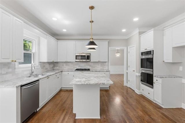 5719 Brookstone Walk NW, Acworth, GA 30101