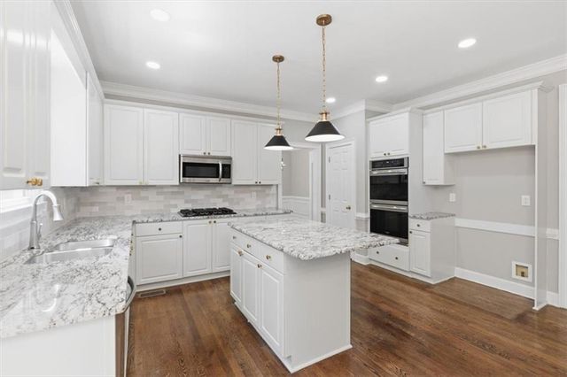 5719 Brookstone Walk NW, Acworth, GA 30101
