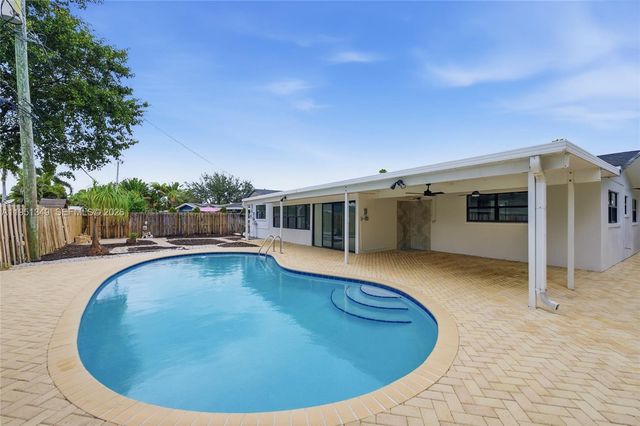 4711 NE 18th Avenue, Oakland Park, FL 33334