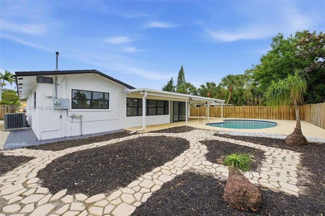 4711 NE 18th Avenue, Oakland Park, FL 33334