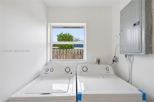 4711 NE 18th Avenue, Oakland Park, FL 33334