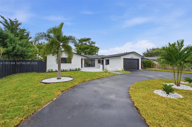 4711 NE 18th Avenue, Oakland Park, FL 33334