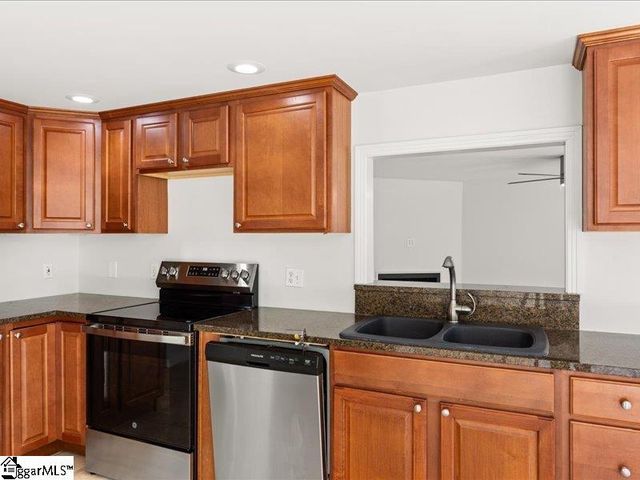 1028 Pinelake Drive, Anderson, SC 29689