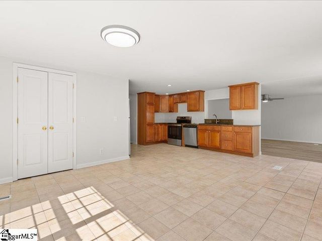 1028 Pinelake Drive, Anderson, SC 29689