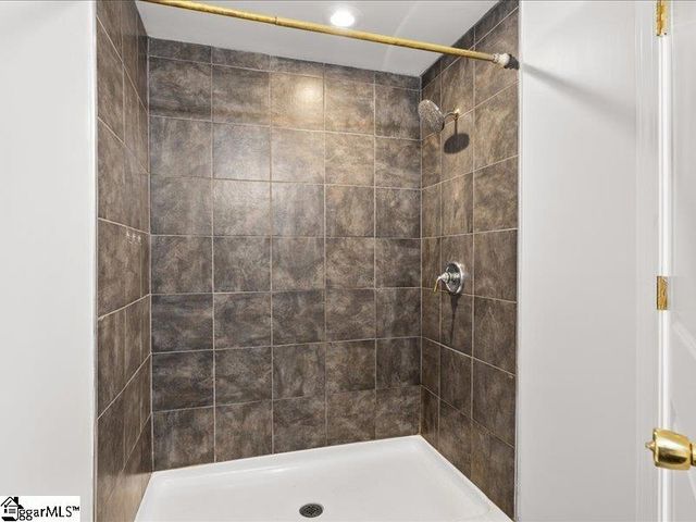 1028 Pinelake Drive, Anderson, SC 29689