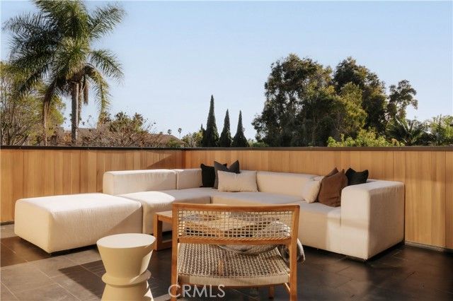 12527 Mitchell Avenue, Los Angeles, CA 90066