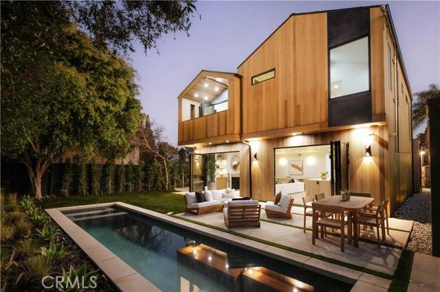 12527 Mitchell Avenue, Los Angeles, CA 90066