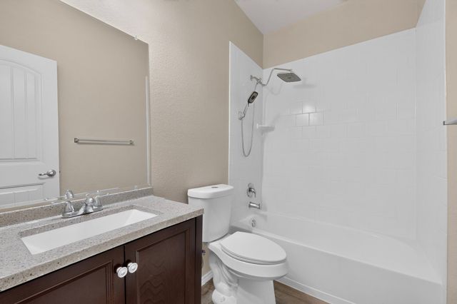 410 Dartmouth Drive, Van Alstyne, TX 75496