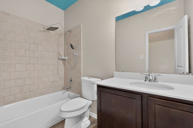 410 Dartmouth Drive, Van Alstyne, TX 75496