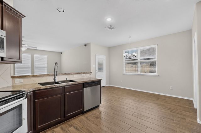 410 Dartmouth Drive, Van Alstyne, TX 75496