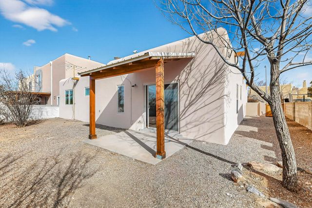 2578 Camino San Patricio, Santa Fe, NM 87505