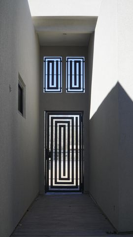 420 Bledsoe Road NW, Los Ranchos, NM 87107