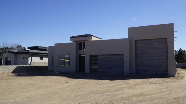 420 Bledsoe Road NW, Los Ranchos, NM 87107