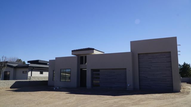 420 Bledsoe Road NW, Los Ranchos, NM 87107