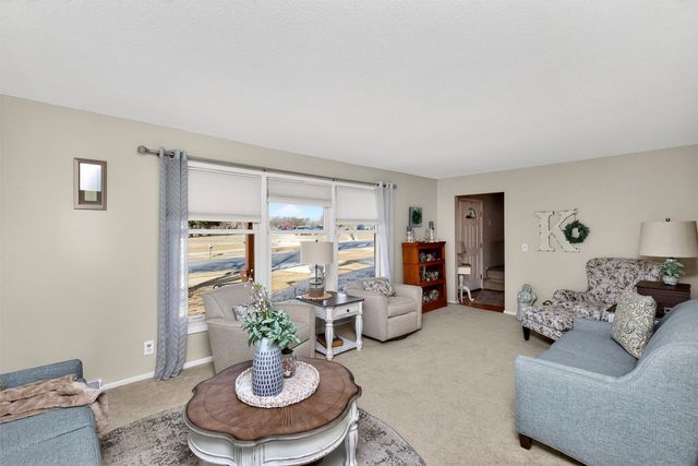 409 39th Street, West Des Moines, IA 50265