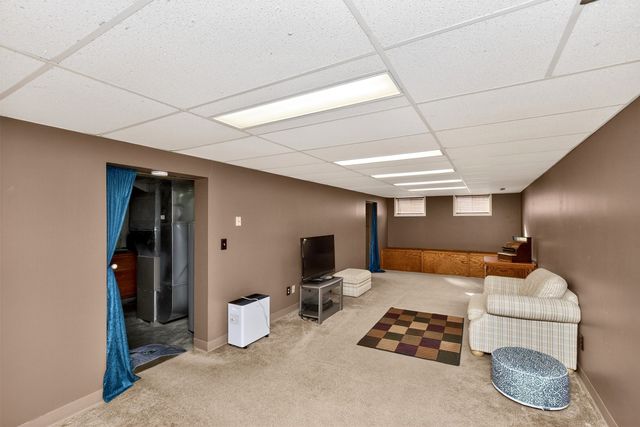 409 39th Street, West Des Moines, IA 50265