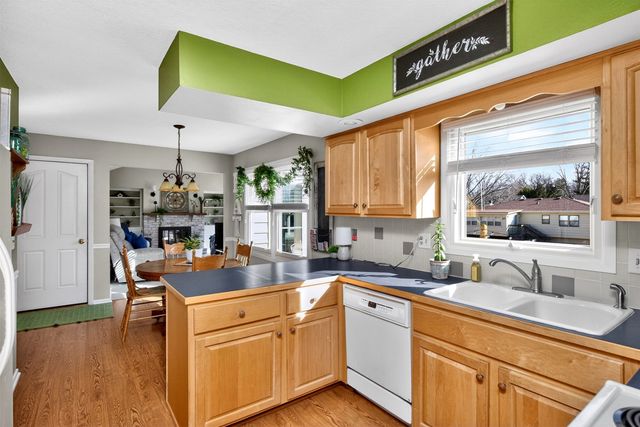 409 39th Street, West Des Moines, IA 50265