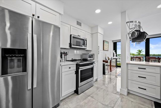 120 Lakeshore Drive 4360, North Palm Beach, FL 33408