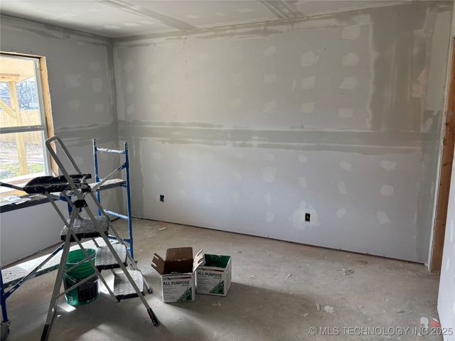 207 NE 2nd Street, Adair, OK 74330