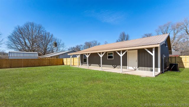 207 NE 2nd Street, Adair, OK 74330
