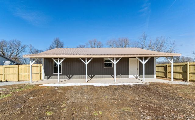 207 NE 2nd Street, Adair, OK 74330