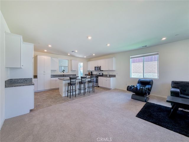 279 GALVESTON Lane, Palmdale, CA 93551