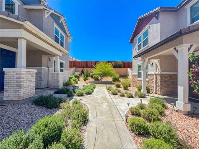 279 GALVESTON Lane, Palmdale, CA 93551
