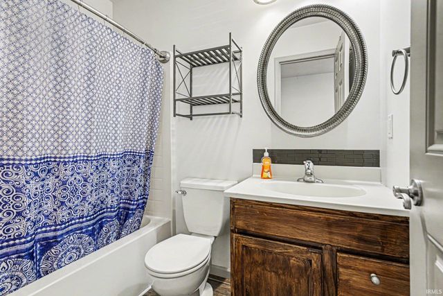 55370 Falling Water Drive, Elkhart, IN 46514