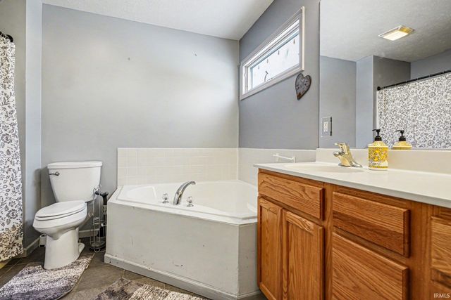 55370 Falling Water Drive, Elkhart, IN 46514