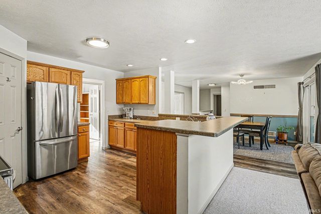 55370 Falling Water Drive, Elkhart, IN 46514